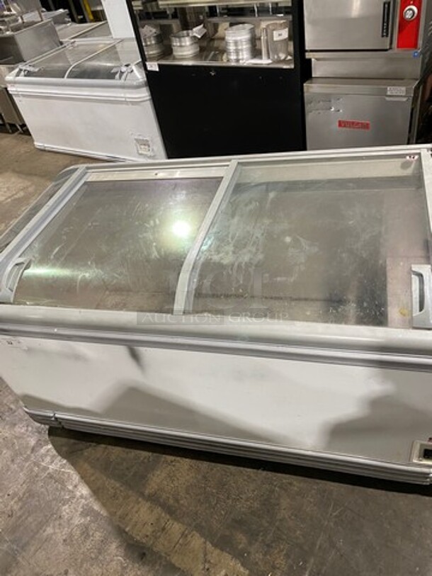 AHT Commercial Reach Down Chest Freezer Display Merchandiser! - Image 10 of 10