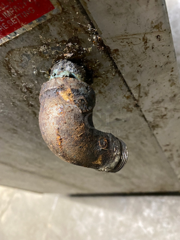 MagiKitch'n Commercial Natural Gas Powered Char Grill! With Back And Side Splashes! With Shelf Storage Space Underneath! All Stainless Steel! Model: FMRMB24 SN: 99119445 - Image 9 of 9