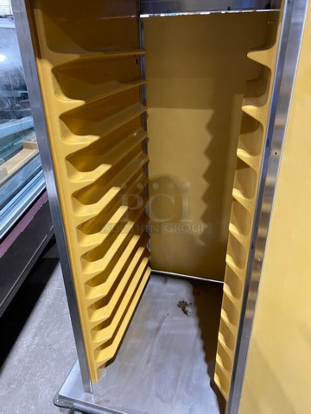Caddy Commercial Single Door Enclosed Pan Rack! On Casters! Model: TDC24DD! - Image 6 of 7