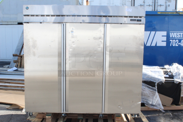 BRAND NEW SCRATCH & DENT! Hoshizaki R3A-FS 82 1/2" Solid Door Reach-In Refrigerator. 115v 82-1/2 x 33-1/2 x 79-1/2. TESTED! WORKING!  - Image 2 of 8