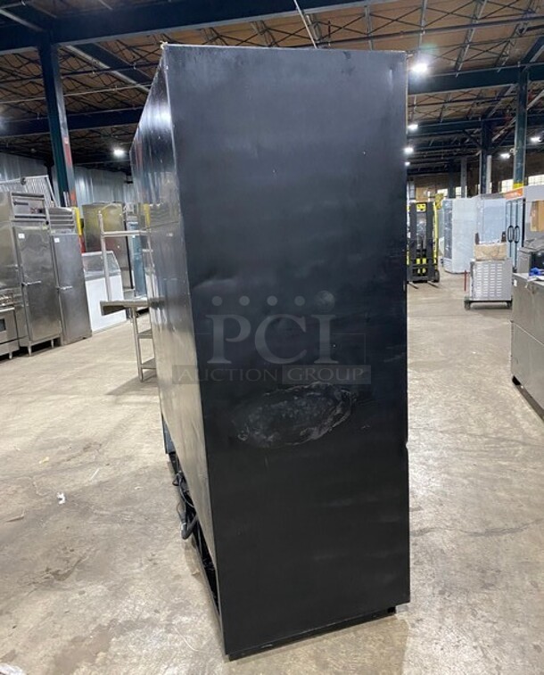 True Commercial 3 Door Reach In Cooler Merchandiser! With View Through Doors! Poly Coated Racks! Model: GDM69 SN: 14406957 115V 1PH  - Image 2 of 8