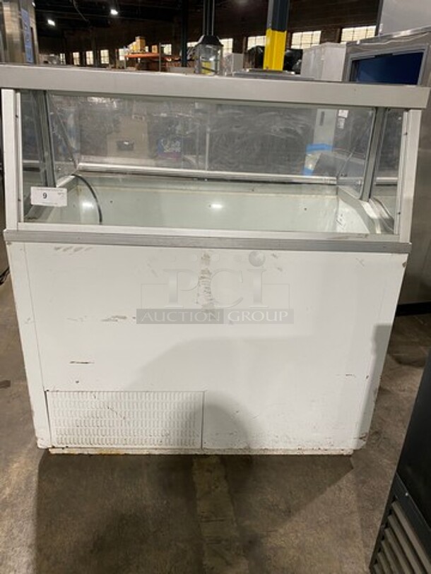 Hussmann Commercial 8 Flavor Ice Cream Dipping Display Merchandiser! Model: DCSG8 SN: 08E01955410 115V 60HZ 1 Phase - Image 1 of 7