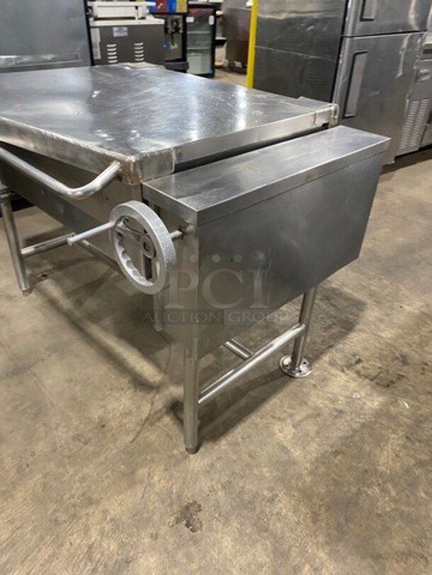 Vulcan Hart Commercial Electric Powered Tilt Skillet/Braising Pan! All Stainless Steel! On Legs!! Working When Removed!  - Image 2 of 8