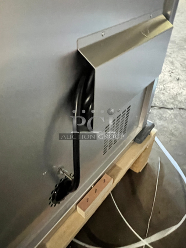 FAB! BRAND NEW! Bevles One Door Warming/Proofing Cabinet! Holds Full Size Trays! Model 6836 With View Through Door! 120V 1 Phase! On Casters!  - Image 5 of 10