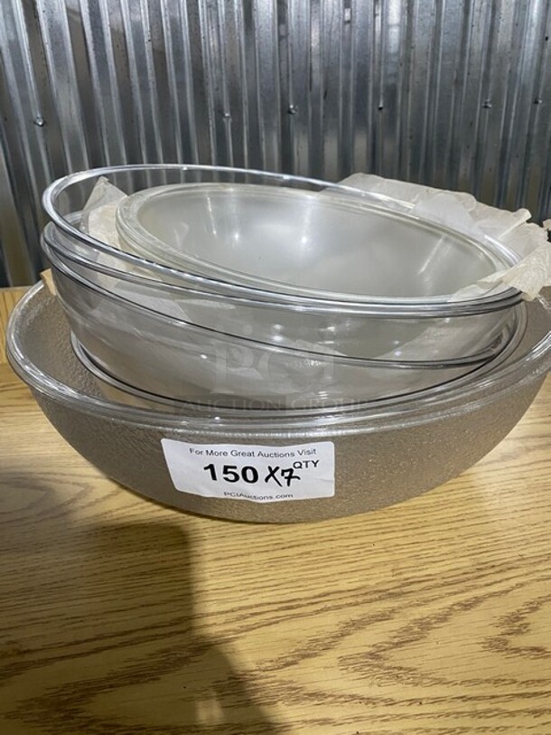 18" Cambro Pebbled Salad Bowl! 7 X Your Bid! - Image 1 of 8