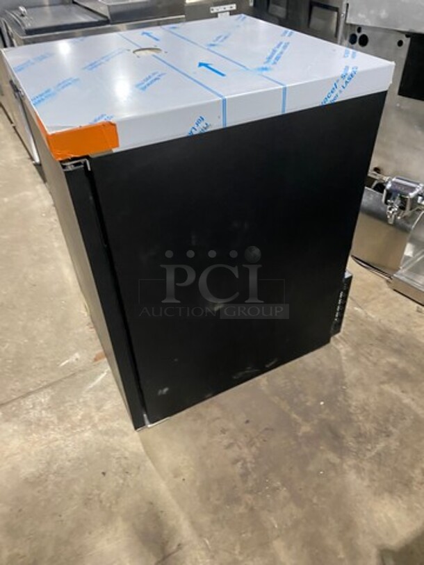 LATE MODEL! 2019 Micro Matic Commercial Refrigerated Beer Kegerator Cooler! NO TOWER! Model: MDD23E SN: 8101681686 220V 60HZ 1 Phase - Image 3 of 8