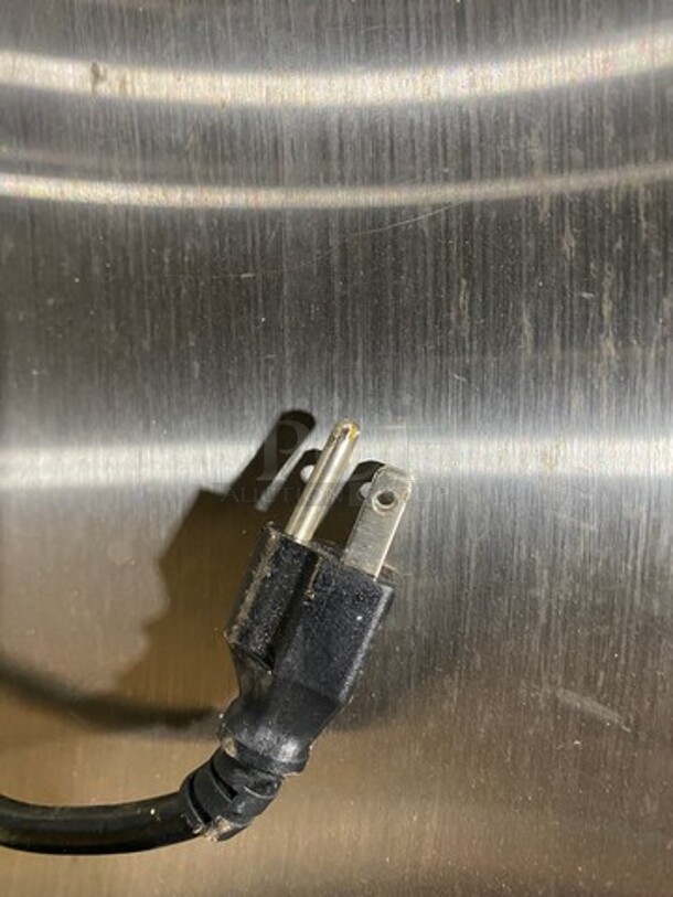 Avantco Commercial Refrigerated Sandwich Prep Table! With 3 Door Underneath Storage Space! Poly Coated Racks! All Stainless Steel! On Casters! Model: 178SSPT71MHC 115V - Image 9 of 9