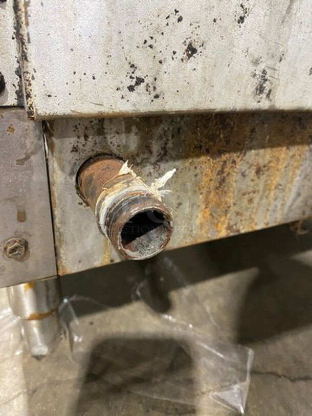 Cook Rite Commercial Countertop Natural Gas Powered Flat Top Griddle! With Back And Side Splashes! All Stainless Steel! On Legs! - Image 10 of 10