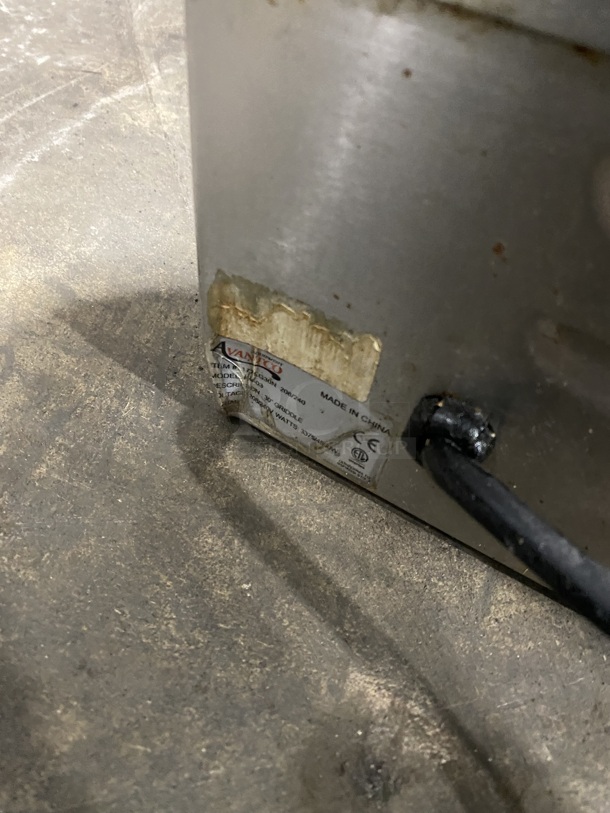 AVANTCO Countertop Eletric Powered Flat Griddle! With Back and Side Splashes! Working When Removed! - Image 5 of 6