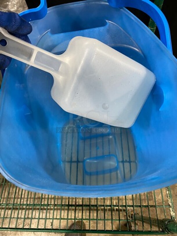 San Jamar Ice Scoop Holder And Scoop! - Image 8 of 9