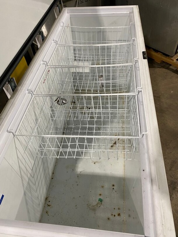 Ojeda Commercial Reach Down Chest Freezer! MODEL NCFH68 SN:001269130415A 120V 1PH - Image 5 of 7