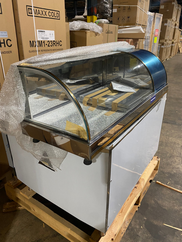 AWESOME! MUST HAVE! BRAND NEW! IN THE BOX! Diamond Commercial Countertop Refrigerated Sushi Display Case Merchandiser! With Curved Glass! Stainless Steel Body! On Small Legs! Model: GVRB120 - Image 4 of 9