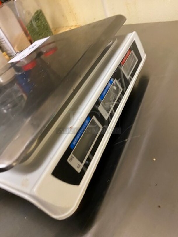 Commercial Countertop Food Portioning/ Pricing Scale! WORKING WHEN REMOVED! - Image 4 of 5