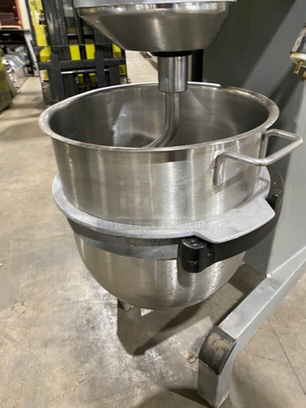 NICE! Welbilt Varimixer Commercial 40 Qt Planetary Mixer! With Mixing Bowl And Hook Attachment! Model: W40 SN: 6913030002EA! 208V 3 Phase! - Image 5 of 10