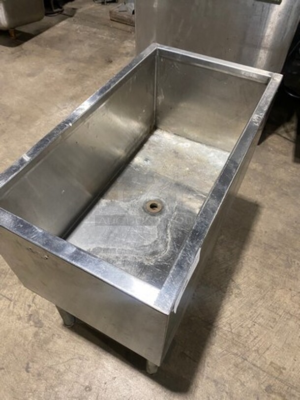 All Stainless Steel Ice Bin! On Legs! - Image 6 of 7