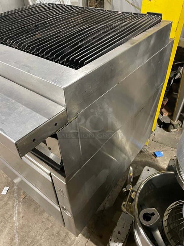 Sweet! Jade Range Heavy Duty Commercial Natural Gas Powered Char Broiler! On Jade Refrigeration Commercial 2 Drawer Refrigerated Chef Base! All Stainless Steel! 115V 1 Phase! - Image 2 of 10