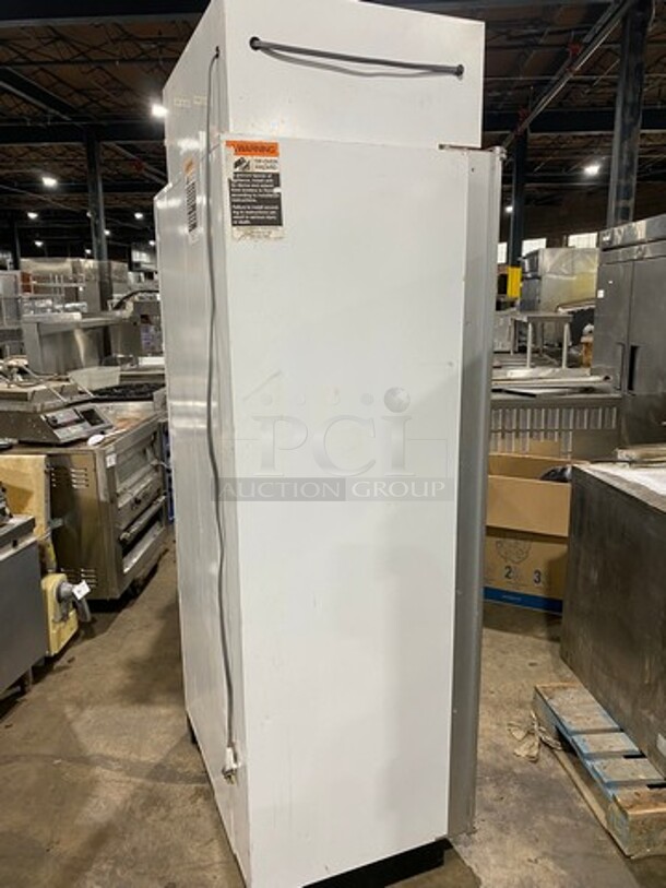 Sub Zero Reach In Cooler And Freezer Combo Unit! With Poly Shelves And Racks! Model: 561/F SN: M1688193 115V 60HZ 1 Phase - Image 4 of 9