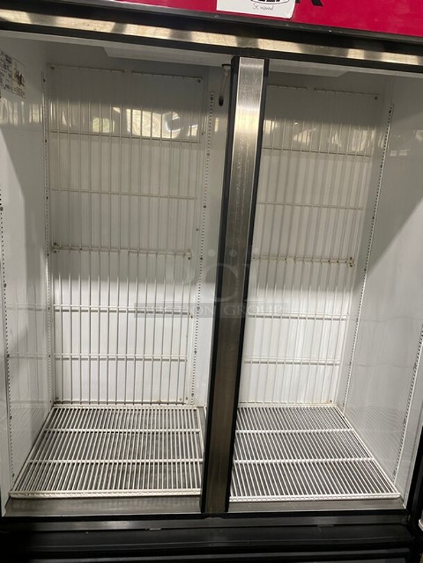 True Commercial 2 Door Reach in Cooler Merchandiser! MODEL: GDM-49 Serial 14681491!
115V 1 Phase 60HZ! On Casters! - Image 5 of 9