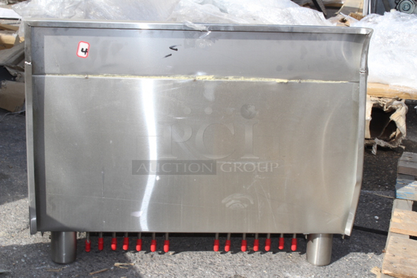 BRAND NEW SCRATCH & DENT! Regency 18" x 24" Underbar Ice Bin - 77 lb. Front left area where leg attaches has broken off. 	 - Image 5 of 7