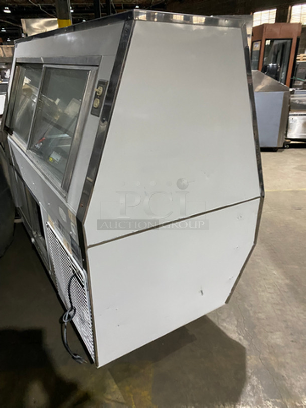 McCray Refrigerated Deli Display Case Merchandiser! With Slanted Front Glass! With Sliding Rear Access Glass Doors! With Stainless Steel Shelf! Model: SCCE8856 SN: 954354411 115V - Image 3 of 9