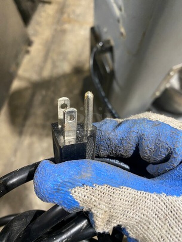 Centerline by Hobart HMM20-1STD Metal Commercial Countertop Dough Mixer w/ Stainless Steel Mixing Bowl, Bowl Guard !MODEL HMM20 SN:EX0001433 120V 1PH  - Image 7 of 10