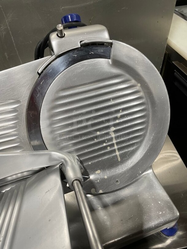 Globe Sir Lawrence Series Commercial Countertop Meat Slicer! All Stainless Steel! 115V 1 Phase! Model: SCR12 SN: 808723! - Image 5 of 9