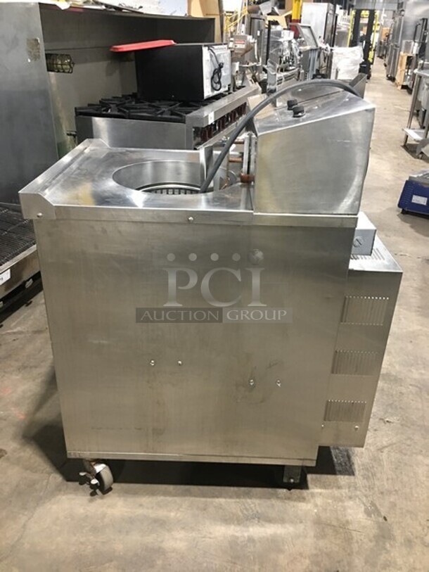 Nice! Giles Natural Gas Powered Commercial Kettle Chicken Fryer! With Automatic Basket Lift! With Oil Filter! Model CF400G Serial A40621020! On Casters! - Image 2 of 9