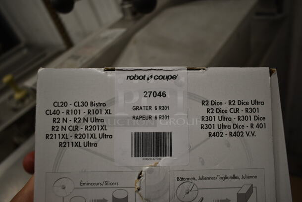 BRAND NEW SCRATCH AND DENT! Robot Coupe R 101 Plus Metal Commercial Countertop Food Processor w/ Bowl, Lid, Pusher, S Blade, 5 New In Box Blades; Julienne, 2 Grater and 2 Slicer. 120 Volts, 1 Phase. Tested and Working! - Image 12 of 12