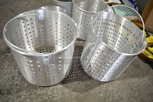 6 BRAND NEW! Metal Items; 5 Steamer Pot Inserts and 1 Stock Pot. 6 Times Your Bid! - Image 5 of 9