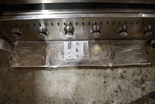 BRAND NEW SCRATCH AND DENT! Backyard Pro CPBQ-48 48" Stainless Steel Liquid Propane Outdoor Grill With Roll Dome - Image 4 of 11