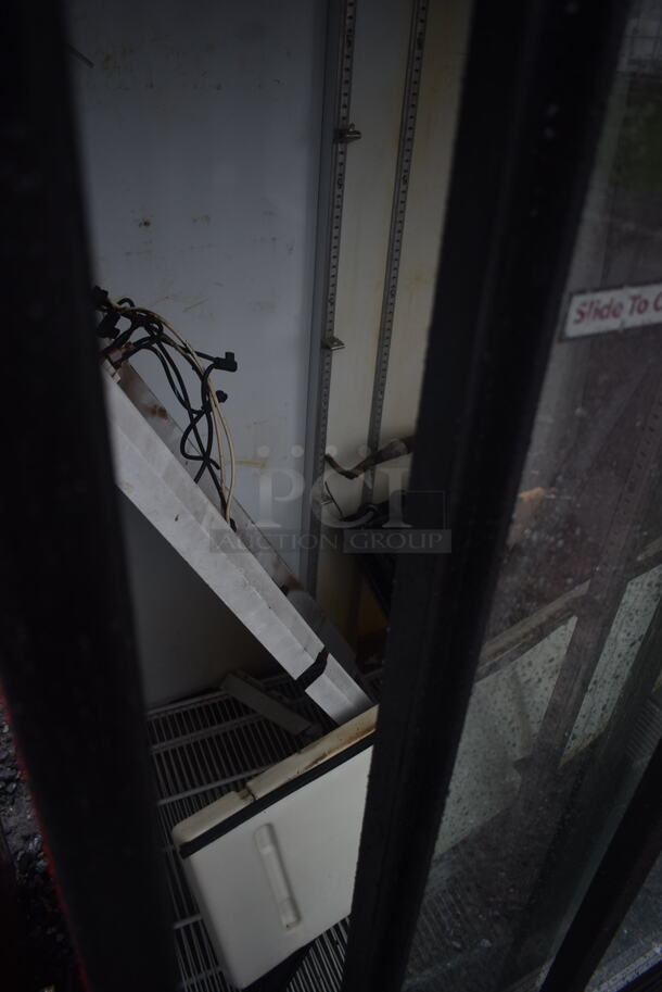 Beverage Air MT38 Metal Commercial 2 Door Reach In Cooler Merchandiser. 115 Volts, 1 Phase. Tested and Does Not Power On - Image 4 of 6