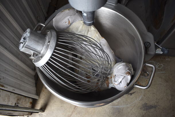 BRAND NEW SCRATCH AND DENT! Hobart HL600 Metal Commercial Floor Style 60 Quart Planetary Mixer w/ Stainless Steel Mixing Bowl, Bowl Guard, Whisk, Paddle and Dough Hook Attachments. 200-240 Volts, 1 Phase. - Image 8 of 12