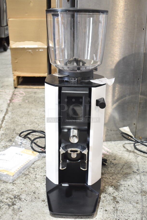 BRAND NEW SCRATCH AND DENT! 2024 Hemro MyCafe Anfim Milano Metal Countertop Espresso Bean Grinder. 120 Volts, 1 Phase. Tested and Working! - Image 2 of 7