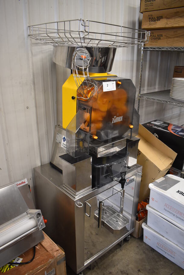 2017 Zumex Speed Pro Tank Podium Stainless Steel Commercial Floor Style Citrus Juicer on Commercial Casters. Comes w/ Extra Pieces: See Pictures For Details! 115 Volts, 1 Phase. 27x21x69. Tested and Working! - Image 8 of 12