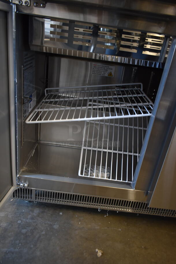 BRAND NEW SCRATCH AND DENT! 2023 Avantco 178SSCFT72HC Stainless Steel Commercial Refrigerated Salad Bar. 115 Volts, 1 Phase. Tested and Working! - Image 4 of 8