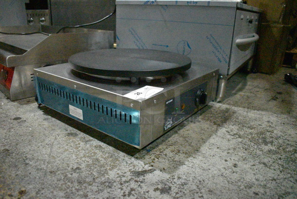 BRAND NEW SCRATCH AND DENT! Carnival King 382TCM16M Stainless Steel Countertop 16" Non-Stick Crepe Maker. 208/240 Volts, 1 Phase.  - Image 4 of 6
