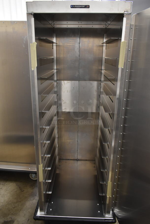 BRAND NEW SCRATCH AND DENT! 2021 Lakeside 552 Aluminum Cart for 15" x 20" Trays - 24 Tray Capacity on Commercial Casters.  - Image 5 of 6