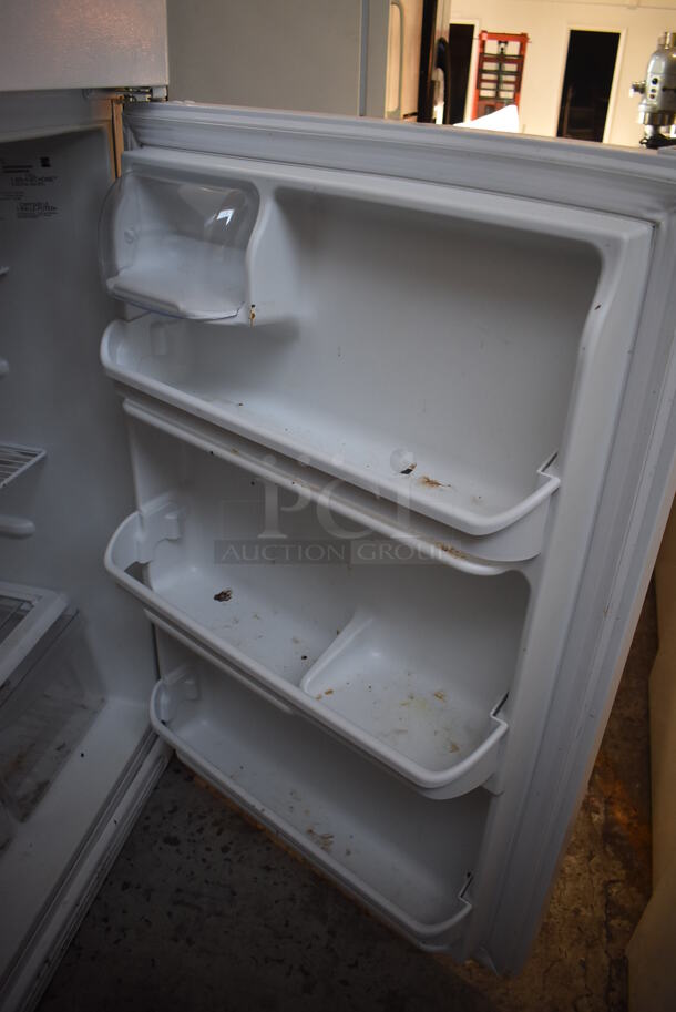 Kenmore 253.60412610 Metal Cooler Freezer Combo Unit. 120 Volts, 1 Phase. 30x30x66. Tested and Working! - Image 7 of 8