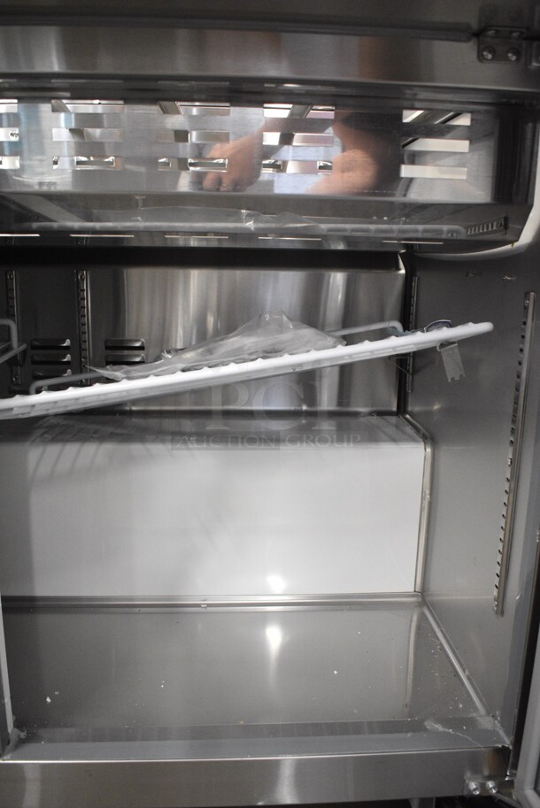 BRAND NEW SCRATCH AND DENT! 2023 Avantco 178APT71MHC Stainless Steel Commercial Sandwich Salad Prep Table Bain Marie Mega Top on Commercial Casters. 115 Volts, 1 Phase. Tested and Working! - Image 7 of 10
