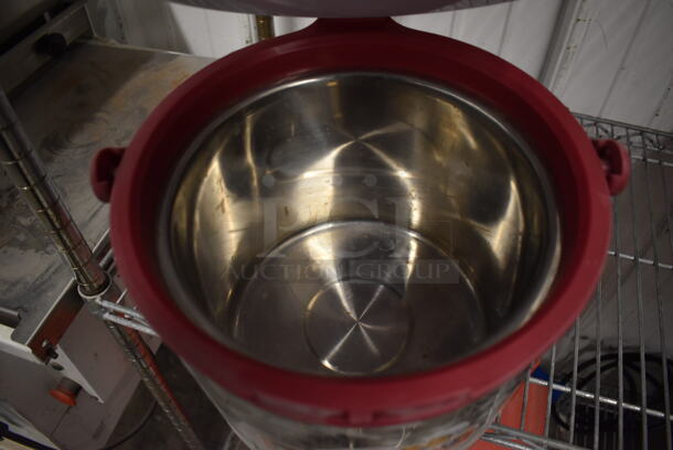 Metal Bucket. 11.5x11.5x10 - Image 3 of 4