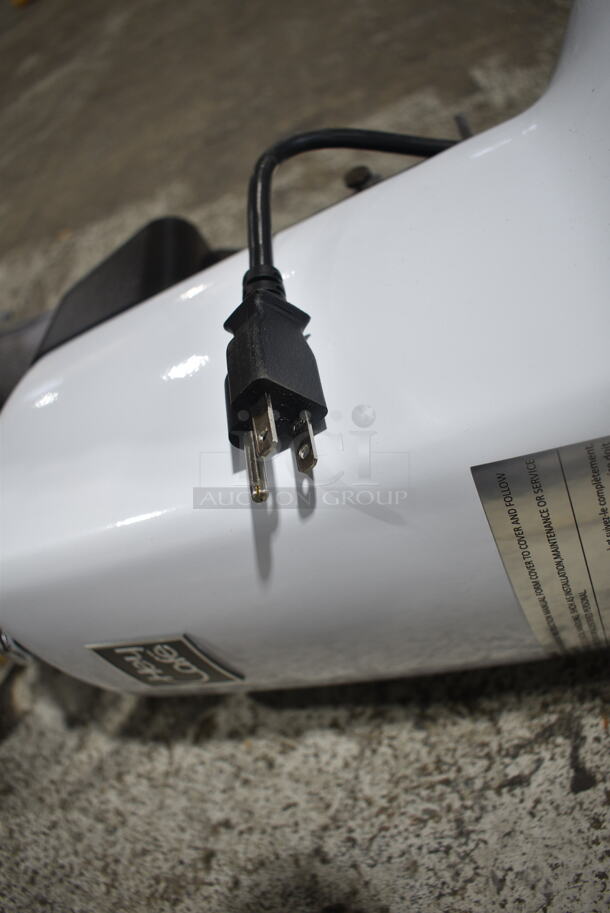 BRAND NEW SCRATCH AND DENT! 2023 Hemro HeyCafe Buddy 2.6 lb. White On-Demand Espresso Grinder. 120 Volts, 1 Phase. Tested and Working! - Image 7 of 9