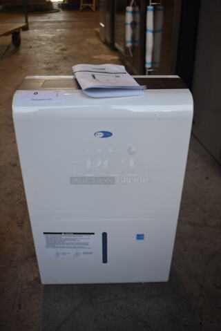 BRAND NEW SCRATCH AND DENT! Whynter RPD-506EWP Portable Electric Powered White Dehumidifier 115V/1 Phase. Tested and Working! 