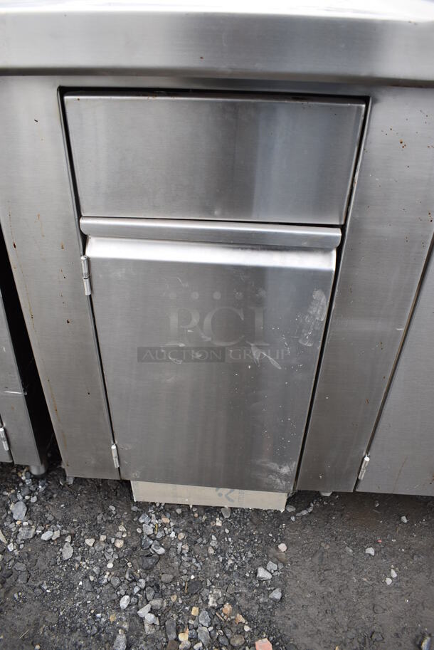 Stainless Steel Commercial Counter w/ 2 Sink Basins, 2 Faucets and 2 Handles. 60x32x42.5. Bays 9x12x6, 14x16x10 - Image 6 of 8
