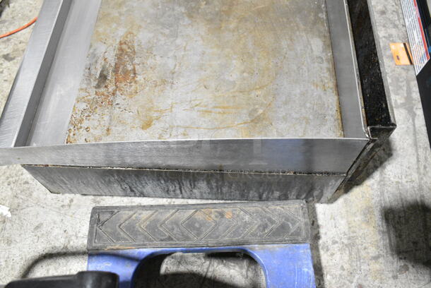 Stainless Steel Commercial Countertop Natural Gas Powered Flat Top Griddle. - Image 4 of 7