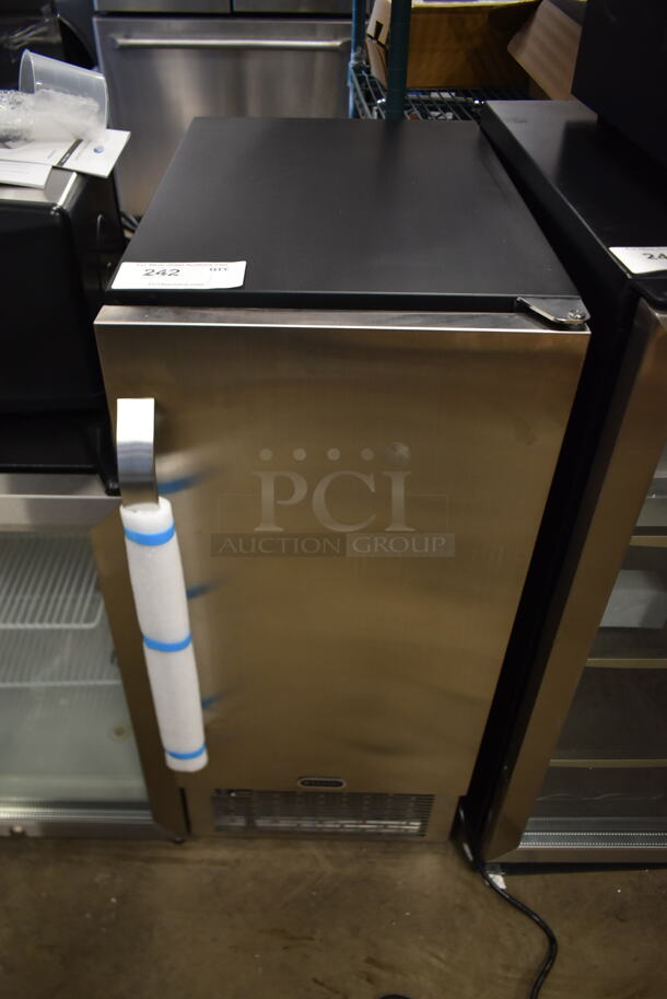 BRAND NEW SCRATCH AND DENT! Whynter UIM-502SS Built-In / Freestanding 15" Ice Maker Machine Stainless Steel 25lb. 115 Volt, 1 Phase. Tested and Working! - Image 1 of 4