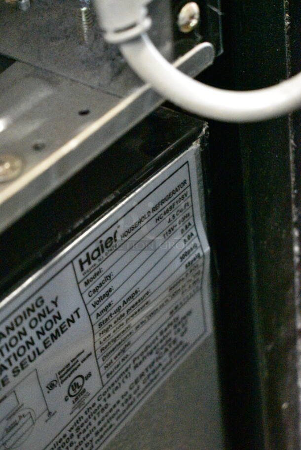 Haier HC46SF10SV Mini Cooler. 115 Volts, 1 Phase. Tested and Powers On But Does Not Get Cold - Image 4 of 4
