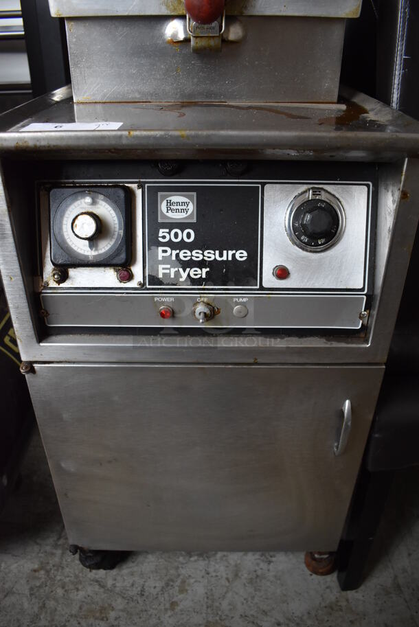 Henny Penny 500 Stainless Steel Commercial Electric Powered Floor Style Pressure Fryer on Commercial Casters. 208 Volts, 3 Phase. 18x38x46 - Image 5 of 10