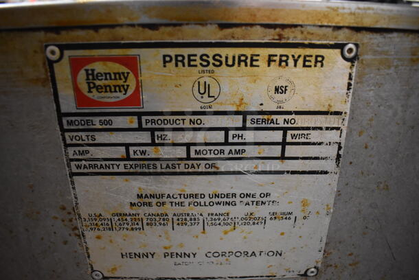 Henny Penny 500 Stainless Steel Commercial Electric Powered Floor Style Pressure Fryer on Commercial Casters. 208 Volts, 3 Phase. 18x38x46 - Image 7 of 10