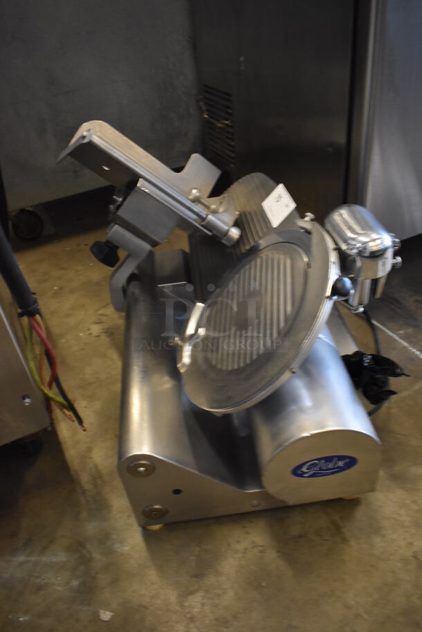 Globe Stainless Steel Commercial Countertop Meat Slicer w/ Blade Sharpener. 28x24x21. Tested and Working! - Image 3 of 5