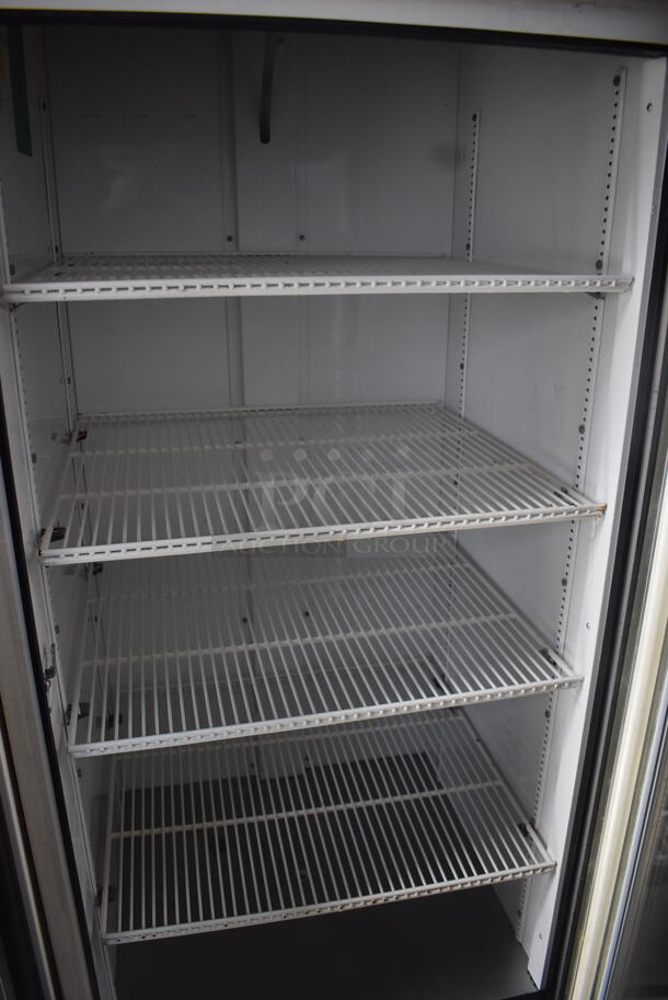 True GDM-26 One Door Merchandiser Cooler With Polycoated Shelves, White. 115V, 1 Phase. Tested and Does Not Power On - Image 4 of 5